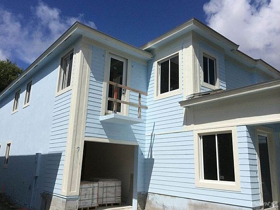 3rd image of 2932 Catalina St