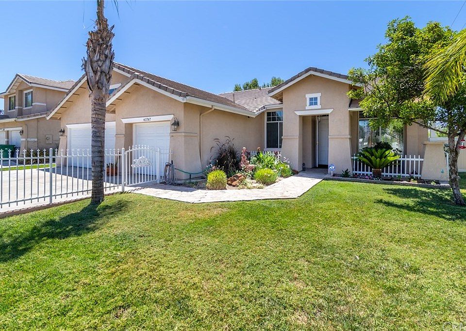1st image of 42767 Acacia Ave