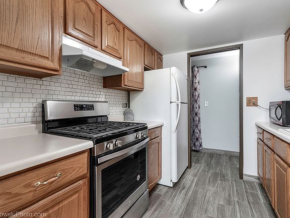 5th image of 915 Graceland Ave APT 1C