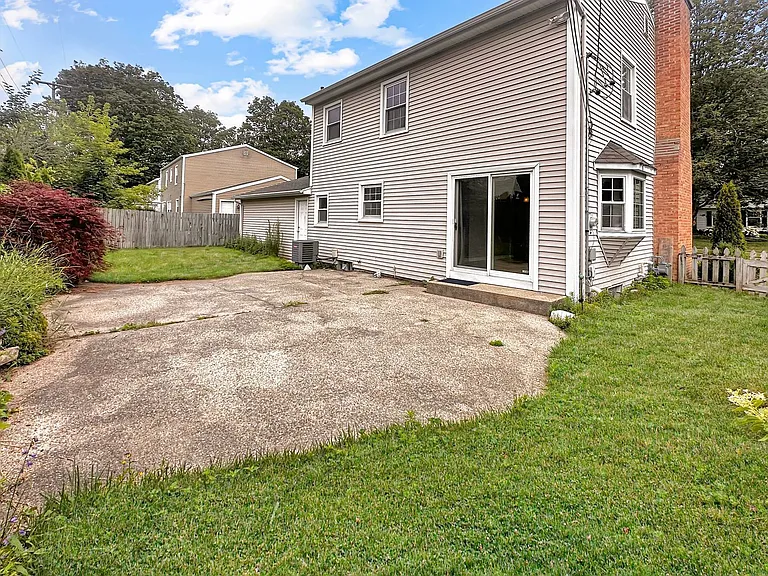 2236 Elmwood Dr SE — Photo 19