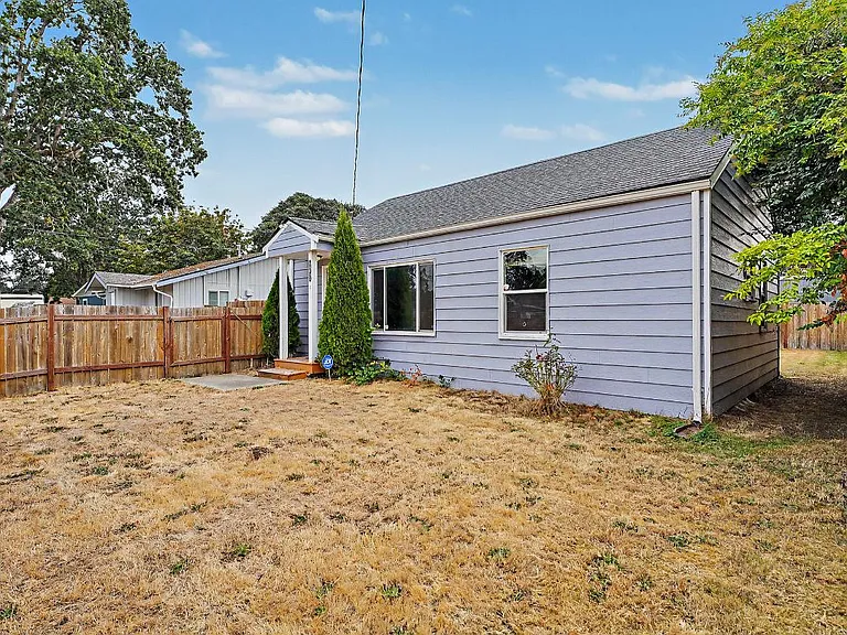 14917 W Thorne Ln SW — Photo 23