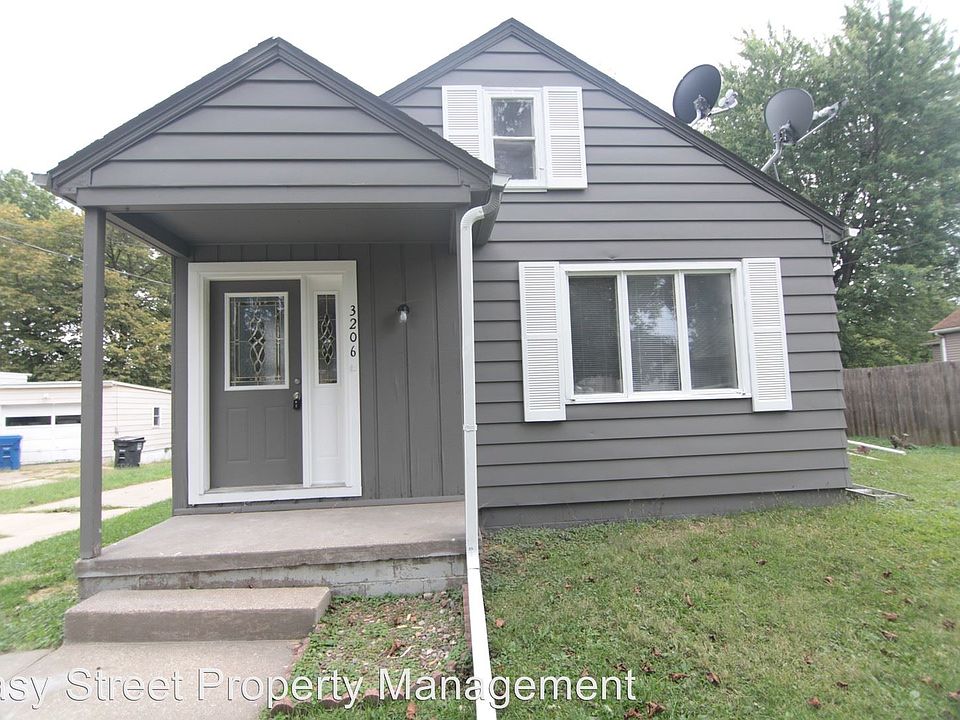 1st image of 3206 4th St