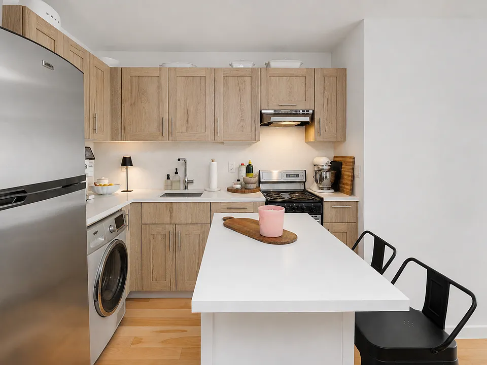 63 W 104th St #302