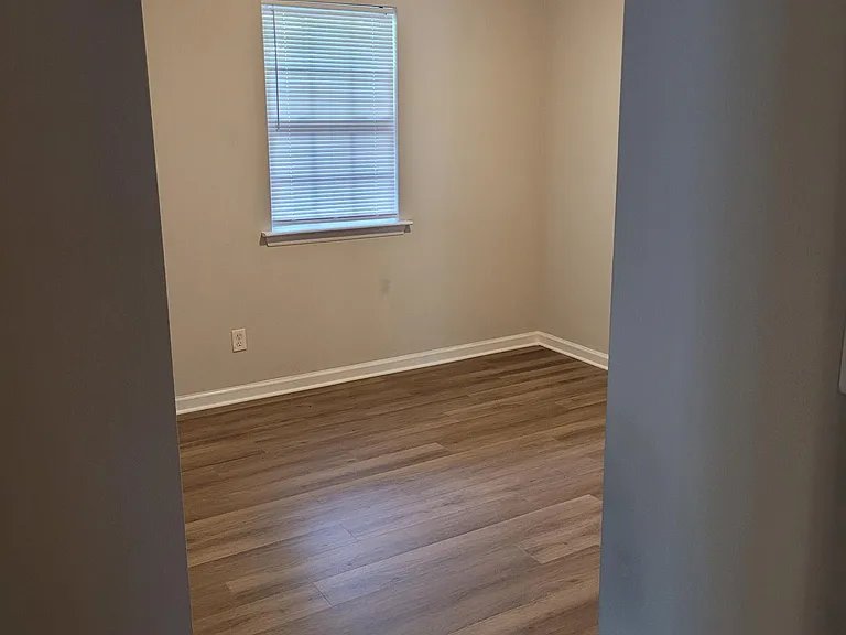 131 N Wheeless Dr #J — Photo 7