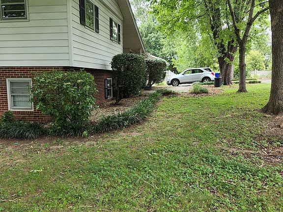 3rd image of 202 White Oak Dr Unit 1