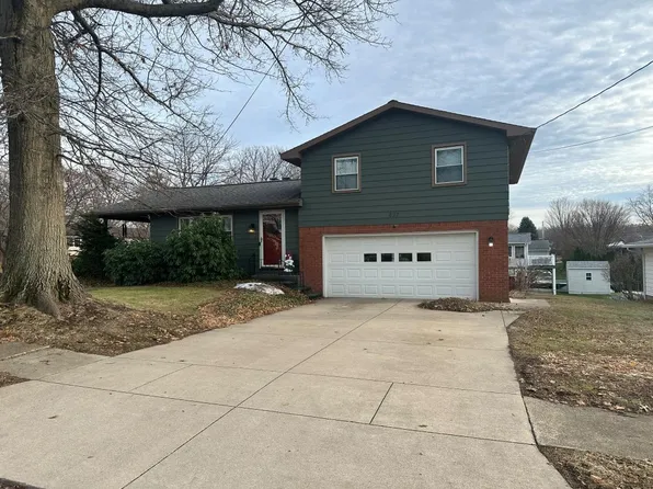 827 Sunset Dr, Girard, PA 16417