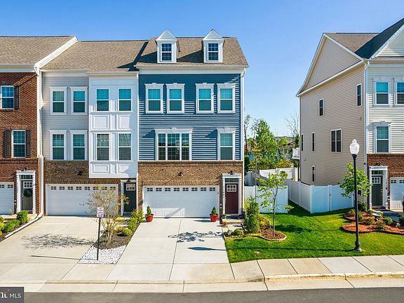 3rd image of 11009 Blackburn Cove Ln