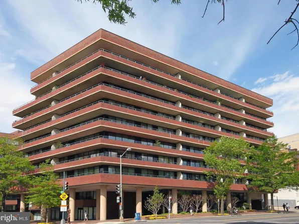 2555 Pennsylvania Ave NW APT 403, Washington, DC 20037