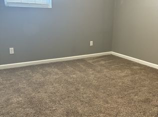 1113 Grooms St #16, Pawnee, IL 62558