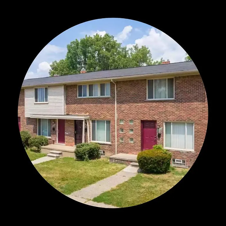 23652 Schoolcraft Rd — Photo 1