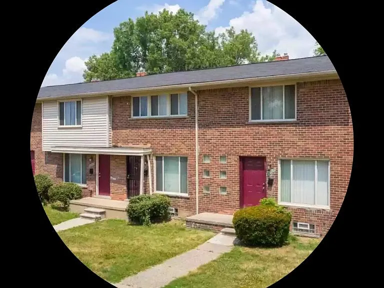 14034 Riverview St — Photo 1