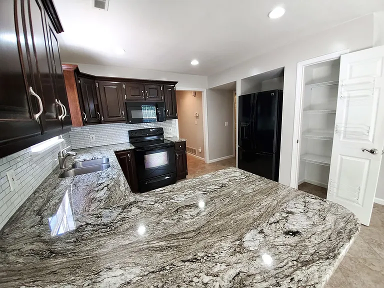 4504 Gage Pl — Photo 9