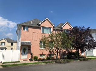 325 Hamden Ave, Staten Island, NY 10306
