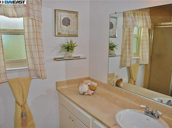 4th image of 44362 Camellia Dr