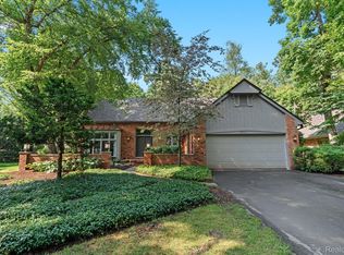 32863 Outland Trl, Bingham Farms, MI
