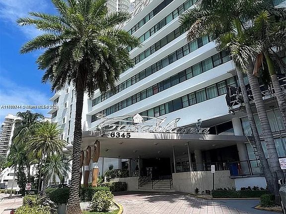 4th image of 6345 Collins Ave #4420