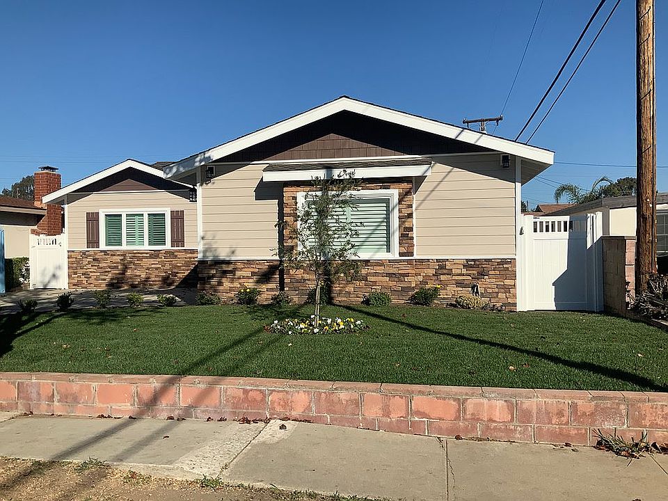 2nd image of 3933 Thornburgh Pl