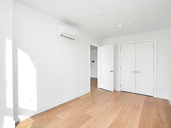 4th image of 23-33 Astoria Blvd #3C