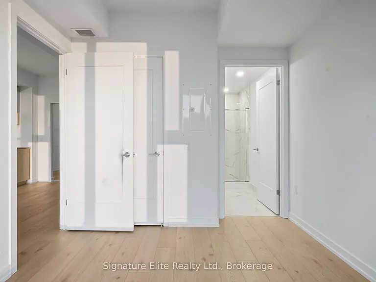 801 The Queensway #520 — Photo 22