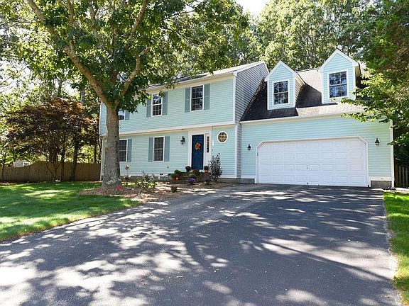 2nd image of 148 Gentian Dr