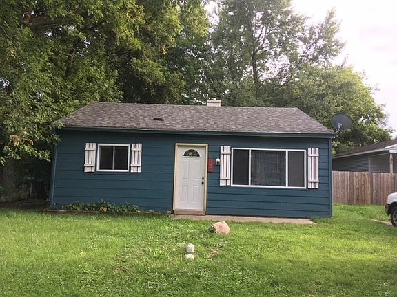 3rd image of 1223 Warwick Dr