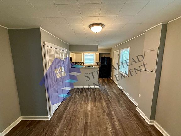 4th image of 1920 N Hawthorne Ln