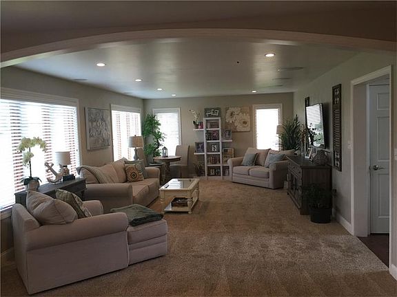 3rd image of 7726 Oxford Ct