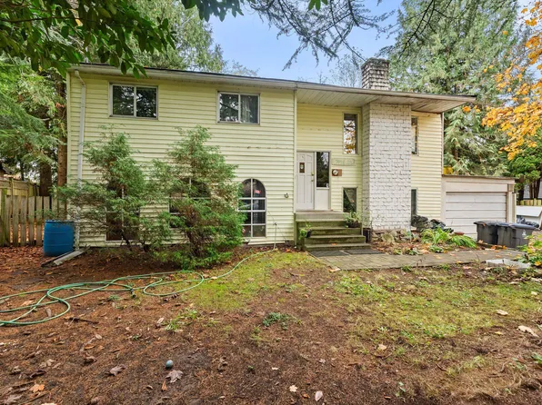 7048 140a St, Surrey, BC V3W 5L5