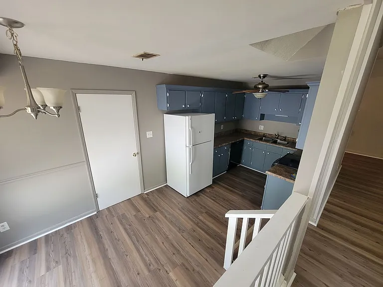 3737 Woodcock Dr — Photo 4