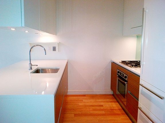 4th image of 555 W 59th St APT 22C