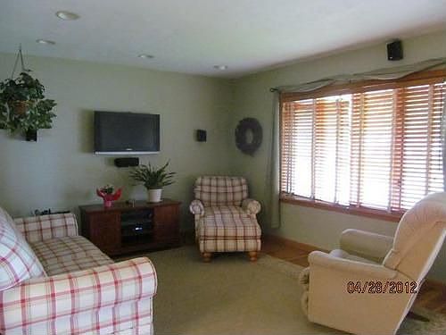 3rd image of 1402 W Buckingham Dr