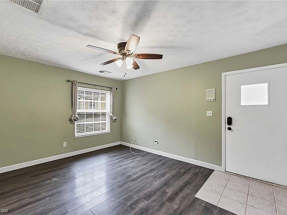 5th image of 13932 Oakbrook Dr #3932