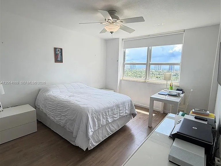 19501 W Country Club Dr #1215 — Photo 13