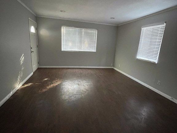 4th image of 15709 Lassen St