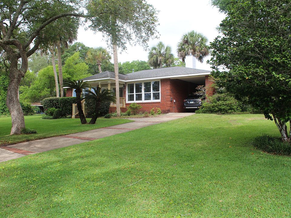 2nd image of 1183 N Bayshore Dr
