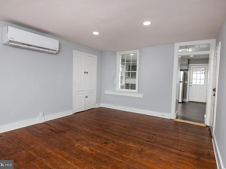 6192 Lower York Rd #B — Photo 5