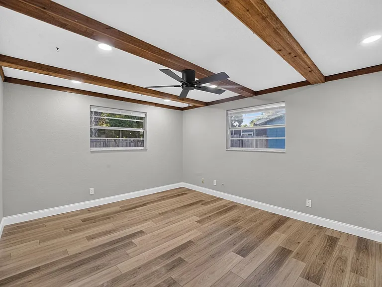 791 Lindenwood Cir E — Photo 17