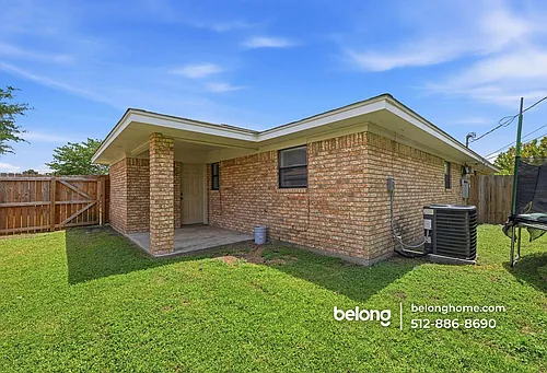 3103 Honeysuckle Cir #B Photo 1