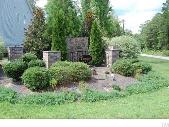 3rd image of 50 Tall Cedar Ln