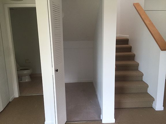 4th image of 2560 Tigertail Ave APT 15