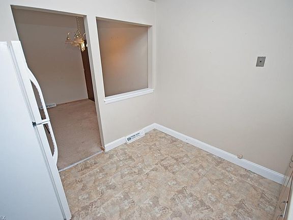 4th image of 24575 Clareshire Dr APT 201