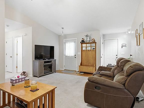 5th image of 106 Wildflower Pl