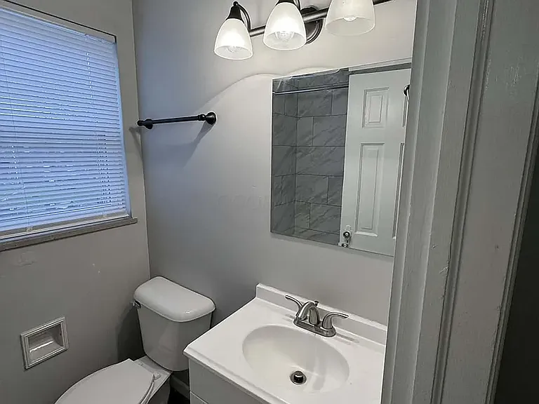 1603 Republic Ave — Photo 7