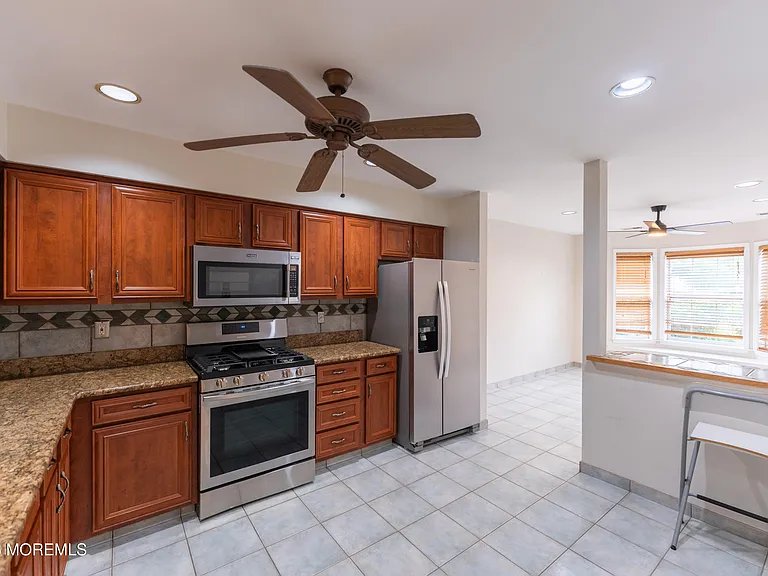 314 Towne Dr #10-4 — Photo 3