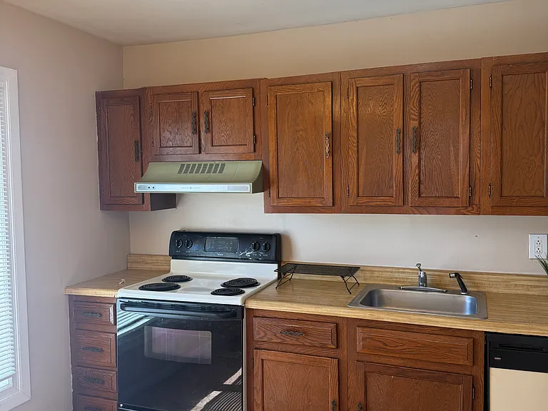 14 Clinton Ave #2 — Photo 8