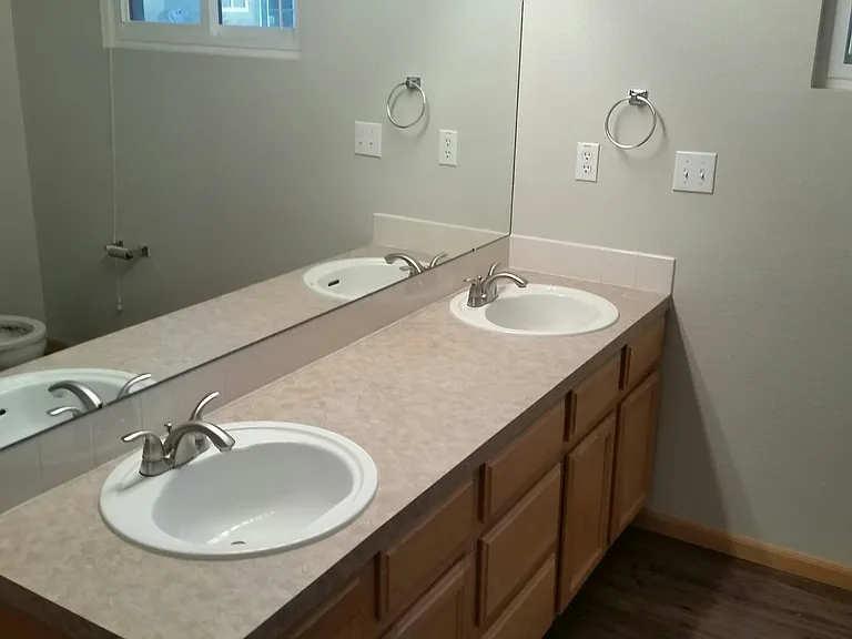 4245 Boardwalk Dr #B4 — Photo 9