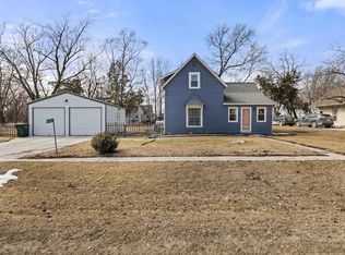 8220 43rd Ave, Prole, IA 50229