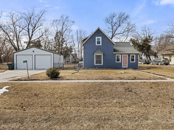 8220 43rd Ave, Prole, IA 50229