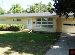 721 Austin Dr, Saint Peter, MN 56082