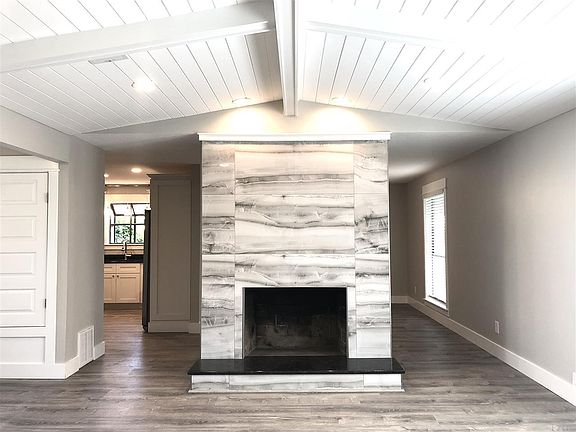 5th image of 1220 Palisade Cir